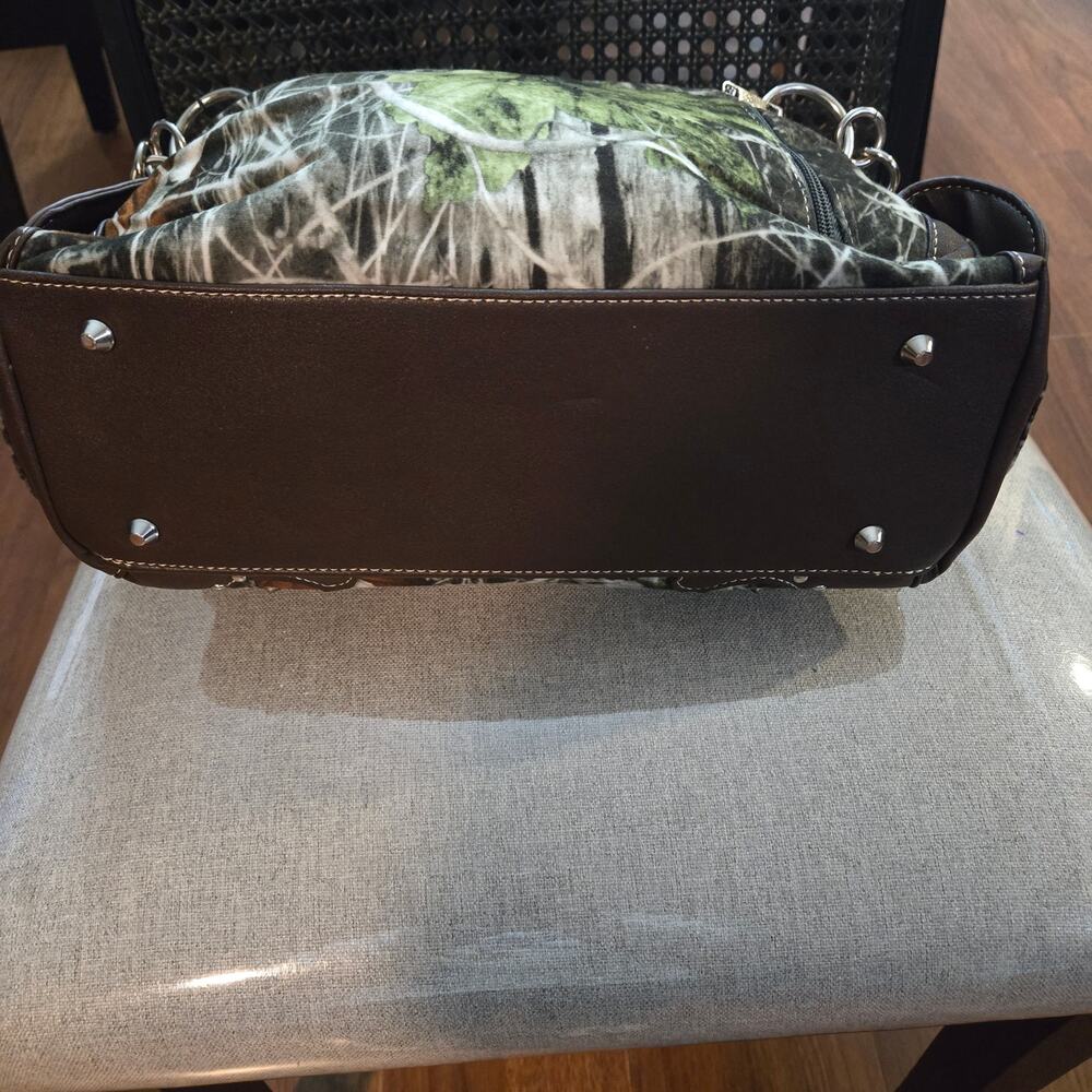 BHW Western-style camouflage concealed carry handbag - Picture 6 of 10